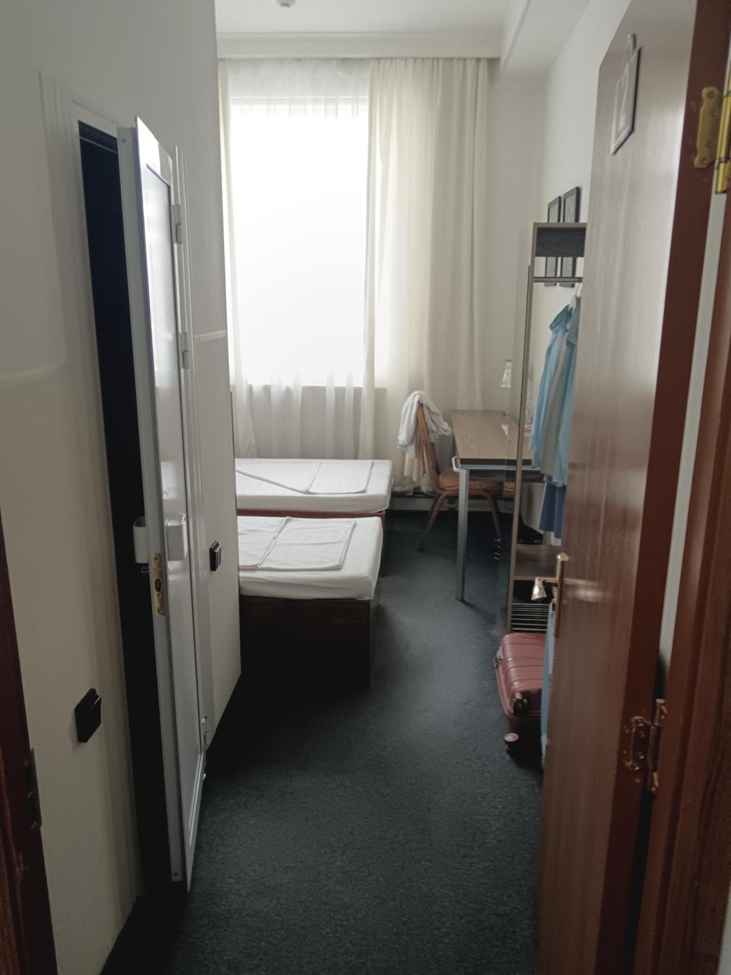 Sakura Inn Фергана Екстериор снимка
